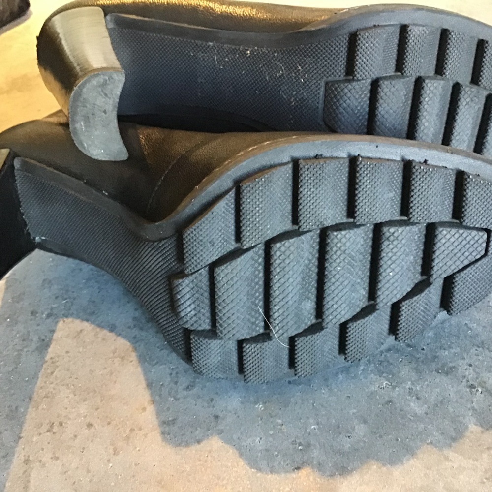 Stuart Weitzman Lace Up Ankle Booties Size 7 - image 3